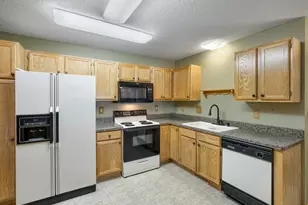 8746 Baxter Way, Inver Grove Heights, MN 55076 - Photo 12