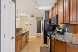 547 S 10th St, Minneapolis, MN 55404 - Photo 16