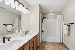 7463 Derby Ln, Shakopee, MN 55379 - Photo 10