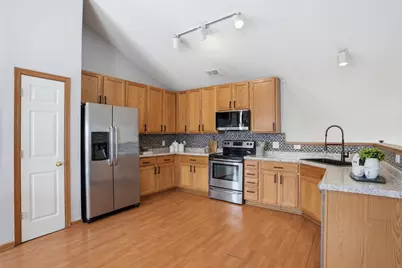 7463 Derby Lane, Shakopee, MN 55379 - Photo 6