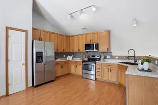 7463 Derby Ln, Shakopee, MN 55379 - Photo 6