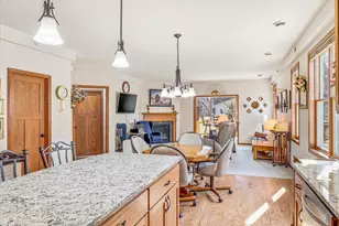 698 Bibeau Ct, Vadnais Heights, MN 55127 - Photo 8