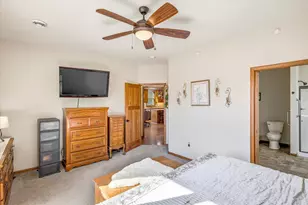 698 Bibeau Ct, Vadnais Heights, MN 55127 - Photo 18