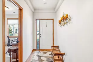 698 Bibeau Ct, Vadnais Heights, MN 55127 - Photo 4