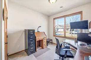 698 Bibeau Ct, Vadnais Heights, MN 55127 - Photo 22