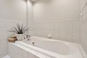 18869 Clear View Dr, Minnetonka, MN 55345 - Photo 28