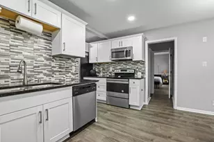 1879 Ames Ave, Saint Paul, MN 55119 - Photo 12