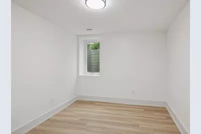 604 Morgan Avenue S, Minneapolis, MN 55405 - Photo 34