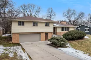 6704 Limerick Ln, Edina, MN 55439 - Photo 2