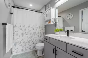 1572 Burg Ave, Saint Paul, MN 55119 - Photo 16