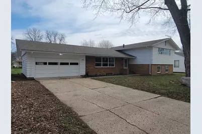 303 Lexington Avenue N, New Prague, MN 56071 - Photo 1