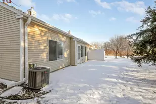 10849 Lexington Dr, Eden Prairie, MN 55344 - Photo 22