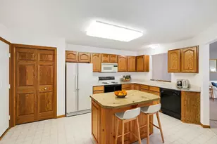 10849 Lexington Dr, Eden Prairie, MN 55344 - Photo 10