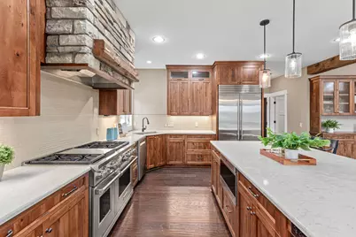 1924 Glacier Avenue, River Falls, WI 54022 - Photo 12