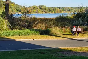 1304 W Medicine Lake Dr, Plymouth, MN 55441 - Photo 4