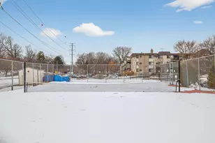 1304 W Medicine Lake Dr, Plymouth, MN 55441 - Photo 22