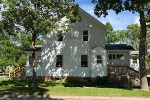723 6th St, International Falls, MN 56649 - Photo 4