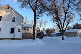 723 6th St, International Falls, MN 56649 - Photo 4