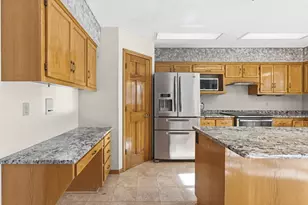 3113 Chandler Ct, Burnsville, MN 55337 - Photo 10