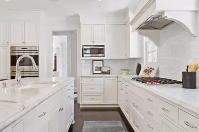 2735 E Lake Of The Isles Parkway, Minneapolis, MN 55408 - Photo 14