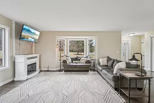 848 McDiarmid Dr, Hudson, WI 54016 - Photo 8