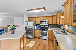 2767 Granite Ct N, Oakdale, MN 55128 - Photo 10