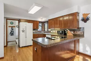 11362 Burr Ridge Ln, Eden Prairie, MN 55347 - Photo 16