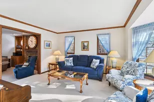 11362 Burr Ridge Ln, Eden Prairie, MN 55347 - Photo 4