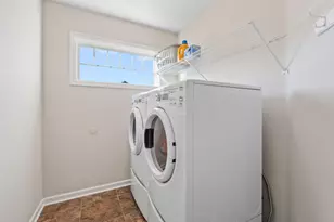 1525 Hemlock Way, Chanhassen, MN 55317 - Photo 32