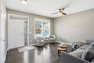 1525 Hemlock Way, Chanhassen, MN 55317 - Photo 4