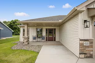 611 Brookwood Ln, Saint Cloud, MN 56303 - Photo 2