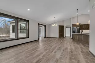 611 Brookwood Ln, Saint Cloud, MN 56303 - Photo 12