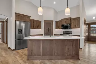 611 Brookwood Ln, Saint Cloud, MN 56303 - Photo 4