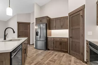 611 Brookwood Lane, Saint Cloud, MN 56303 - Photo 8