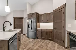 611 Brookwood Ln, Saint Cloud, MN 56303 - Photo 8