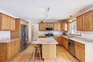 7746 Newbury Rd, Woodbury, MN 55125 - Photo 14