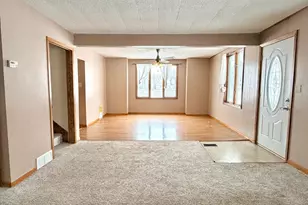 211 N Grove St, Okabena, MN 56161 - Photo 6