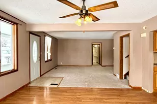 211 N Grove St, Okabena, MN 56161 - Photo 4