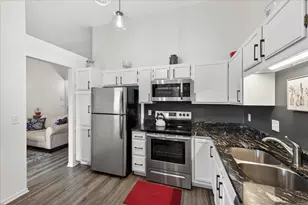 7555 W 110th St, Bloomington, MN 55438 - Photo 8