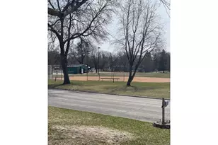 10425 Vessey Rd, Bloomington, MN 55437 - Photo 4