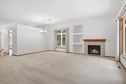 10395 Lancaster Cove, Woodbury, MN 55129 - Photo 16