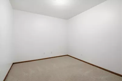 10395 Lancaster Cove, Woodbury, MN 55129 - Photo 34