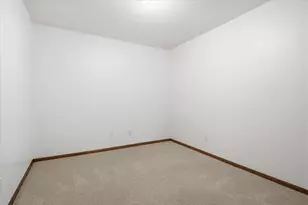 10395 Lancaster Cove, Woodbury, MN 55129 - Photo 34