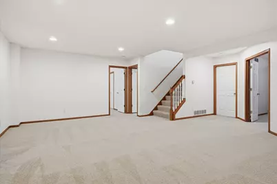 10395 Lancaster Cove, Woodbury, MN 55129 - Photo 28