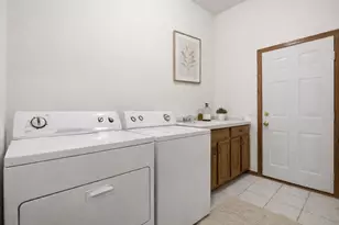 10395 Lancaster Cove, Woodbury, MN 55129 - Photo 40