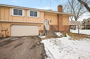 6925 MacBeth Cir, Woodbury, MN 55125 - Photo 2