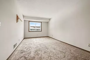 6925 MacBeth Cir, Woodbury, MN 55125 - Photo 16