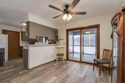 312 Lilac Court, Waseca, MN 56093 - Photo 10