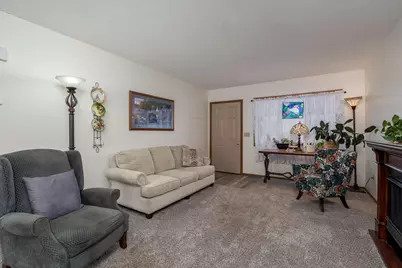 312 Lilac Court, Waseca, MN 56093 - Photo 4