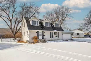 7533 Imperial Dr N, Brooklyn Park, MN 55443 - Photo 2